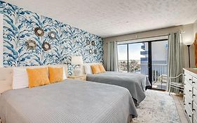 The Beachside Dacha - Lock-Out 2 Bedroom Ocean View Condo